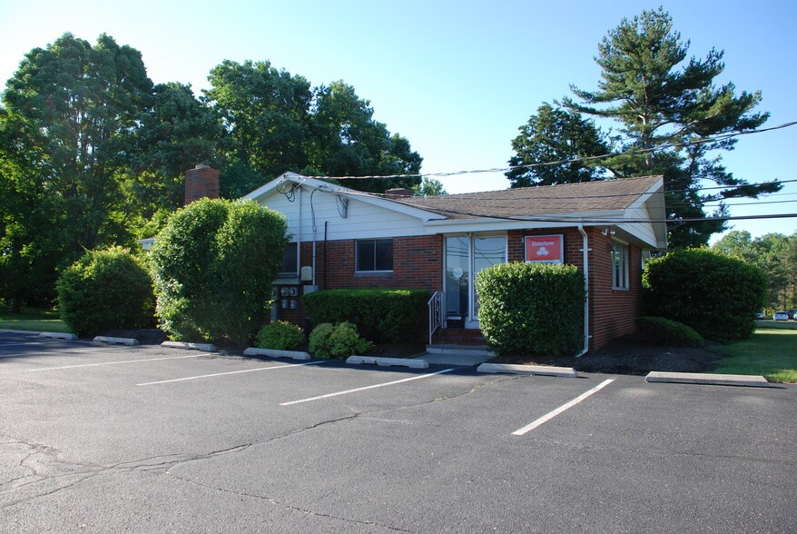 Primary Photo Of 112 Craig Rd, Manalapan Township Office For Lease