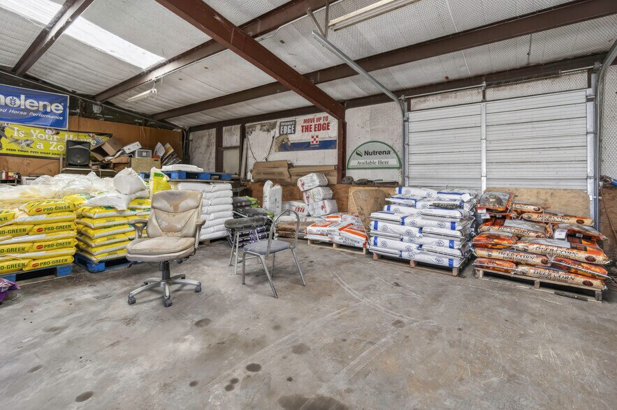 More Photos Of 1505 N Main St, Newcastle Warehouse For Sale