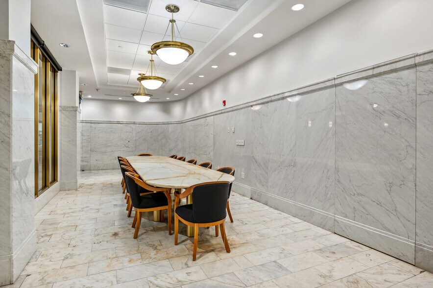 More Photos Of 730 17th St, Denver Office For Sale