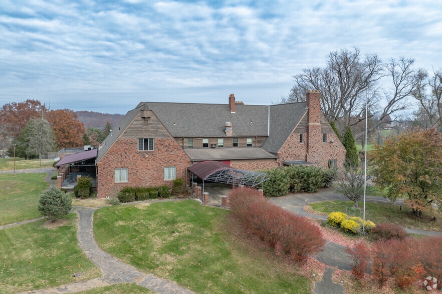 Primary Photo Of 1299 Lane Ave, Natrona Heights Golf Course Driving Range For Sale