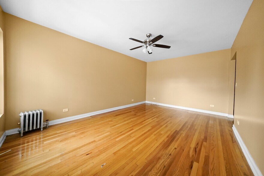 More Photos Of 7220 S Yates Blvd, Chicago Apartments For Sale