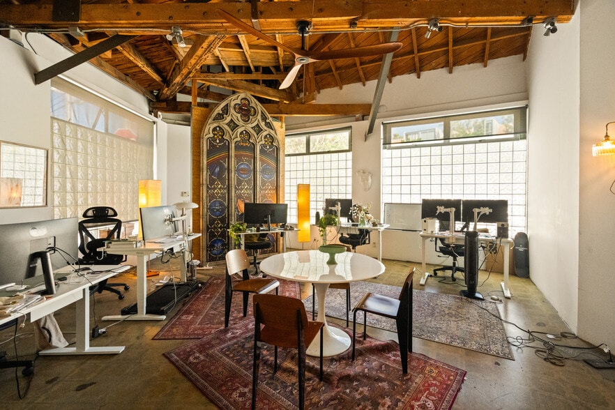 More Photos Of 120 Mildred Ave, Venice Loft Creative Space For Sale