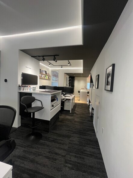 More Photos Of 709 D St SE, Washington Storefront For Lease