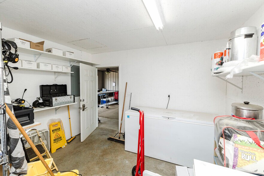 More Photos Of 1663 Georgia Rd, Humboldt Specialty For Sale