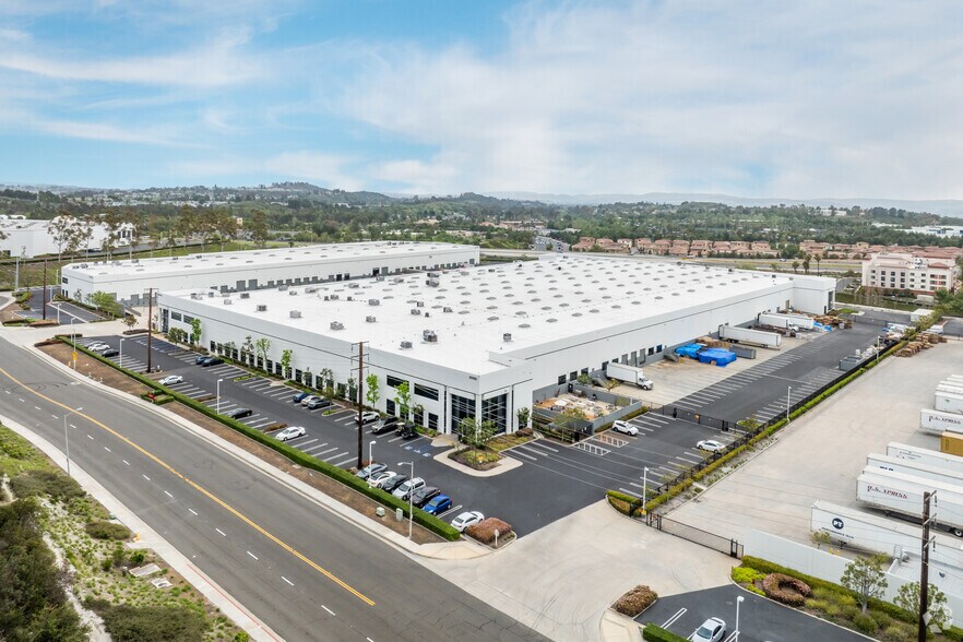 More Photos Of 20081-20111 Ellipse, Foothill Ranch Warehouse For Lease