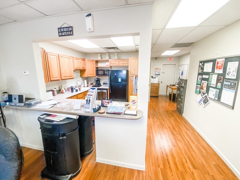 More Photos Of 3643 S Highway 92, Sierra Vista Office For Lease