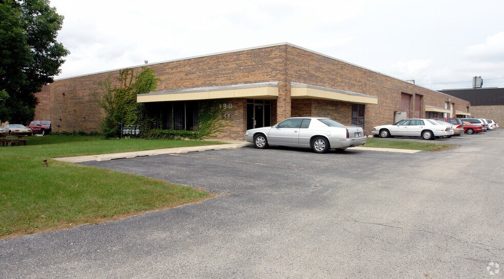 More Photos Of 180 Shepard Ave, Wheeling Warehouse For Lease