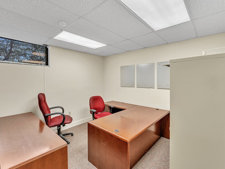 More Photos Of 4699 Nob Hill Rd, Sunrise Medical For Sale