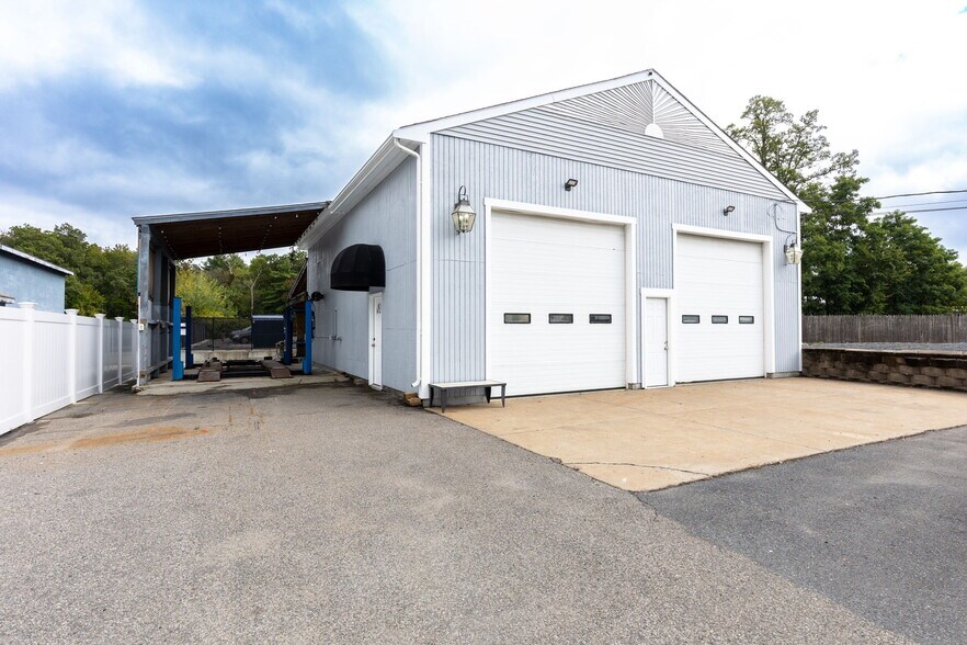 More Photos Of 280 Washington St, North Easton Light Distribution For Sale