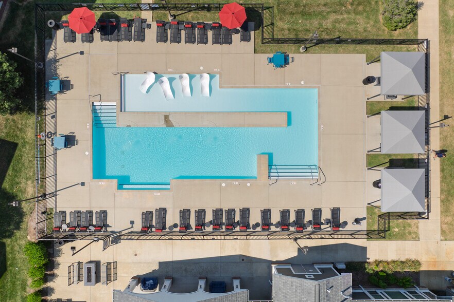 More Photos Of 1 Campus Edge Dr, Edwardsville Apartments For Sale