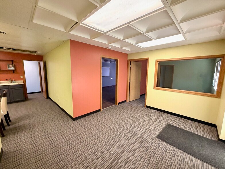 More Photos Of 4303 E 39th St, Kearney Warehouse For Sale