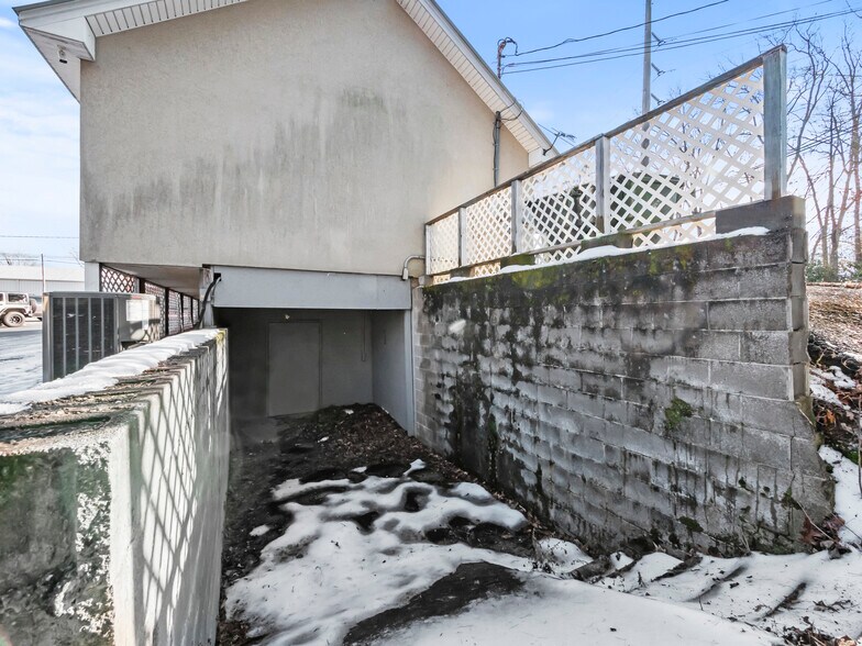 More Photos Of 1937 Robertson Loop Rd, Clarkesville Freestanding For Sale