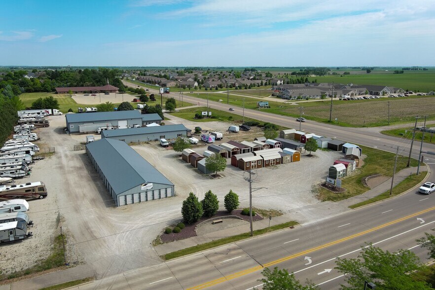 More Photos Of 1804 N Towanda Barnes Rd, Bloomington Flex For Lease