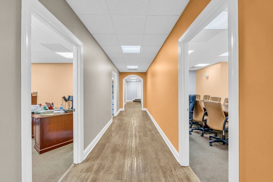 More Photos Of 24 Hartwell St, Royston Office For Sale