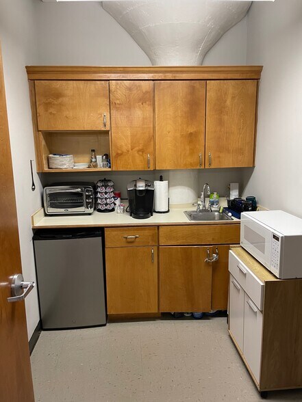 More Photos Of 1230 W Morehead St, Charlotte Loft Creative Space For Lease