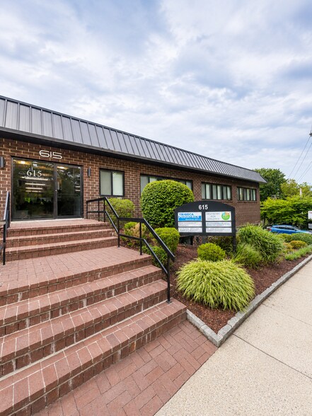 Primary Photo Of 615 Broadway, Hastings-on-Hudson Office For Lease