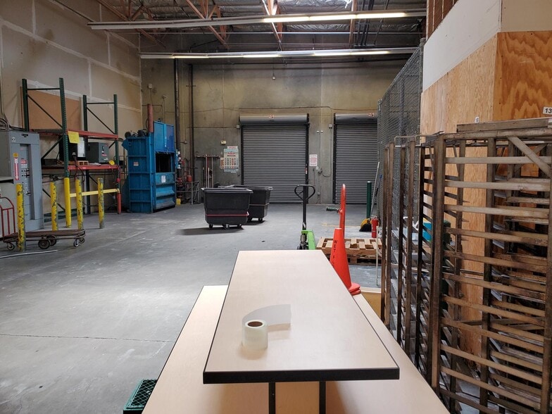 More Photos Of 26905-26953 Mission Blvd, Hayward Unknown For Lease