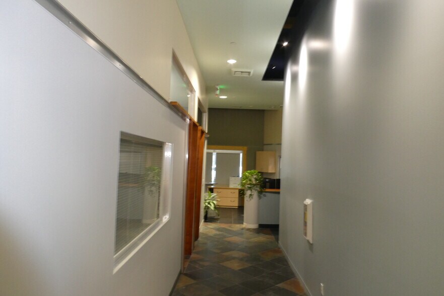 More Photos Of 6100-6120 San Fernando Rd, Glendale Office For Sale