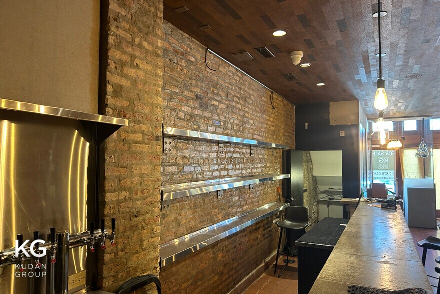 More Photos Of 2152 N Damen Ave, Chicago General Retail For Sale
