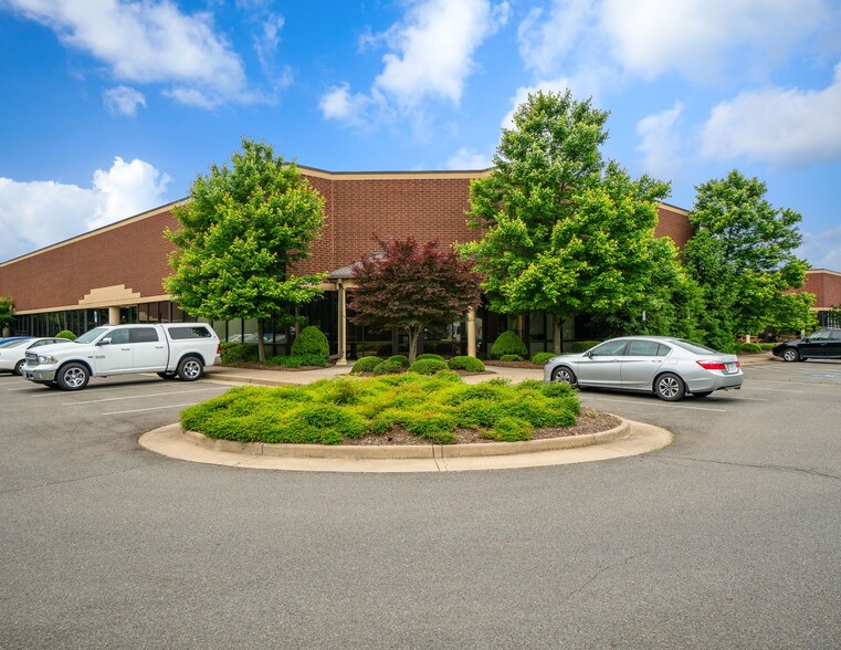 Primary Photo Of 11905 Bowman Dr, Fredericksburg Showroom For Sale