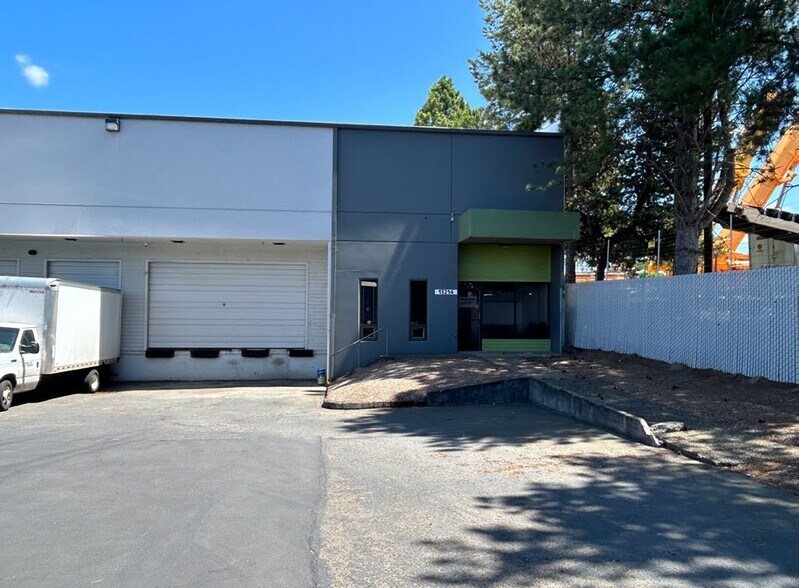 More Photos Of 13200-13214 NE Whitaker Way, Portland Manufacturing For Lease