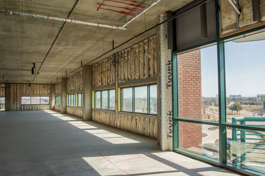 More Photos Of 1801 Wittington Pl, Farmers Branch Office For Lease