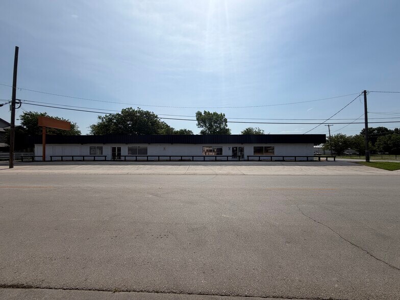 More Photos Of 1010 N Tennessee St, McKinney Freestanding For Sale