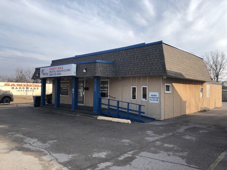 More Photos Of 1222 NW Cache Rd, Lawton Office For Sale