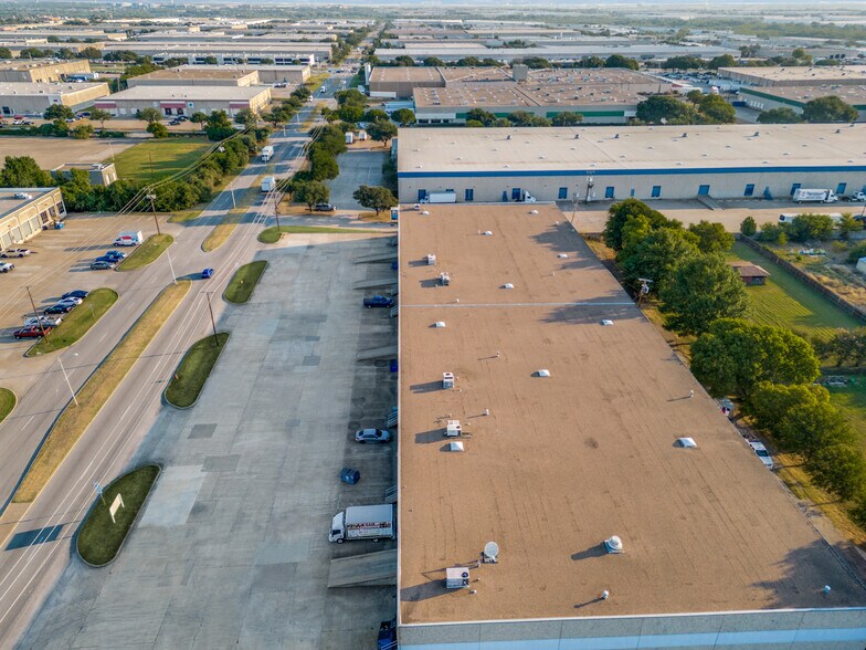 More Photos Of 1922-1938 N Great Southwest Pky, Grand Prairie Distribution For Lease