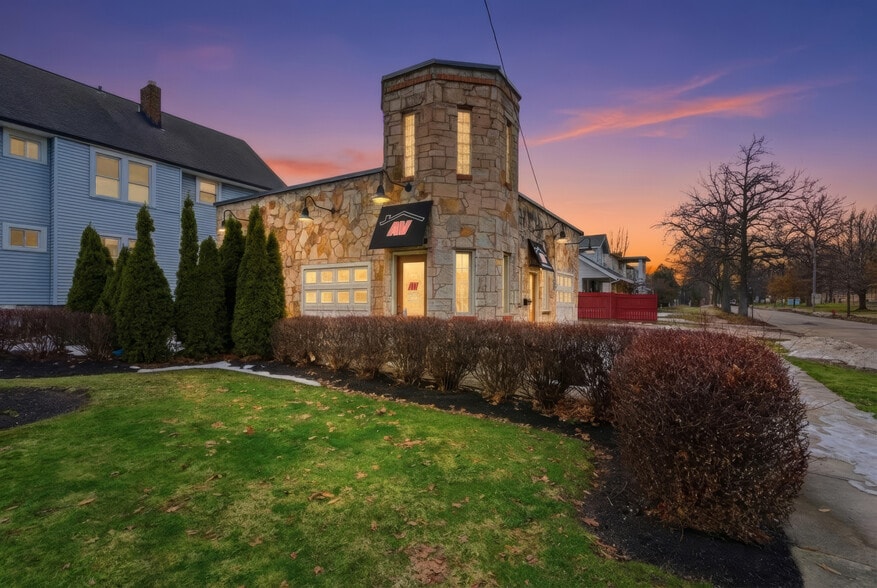 More Photos Of 2860 Noble Rd, Cleveland Office For Sale