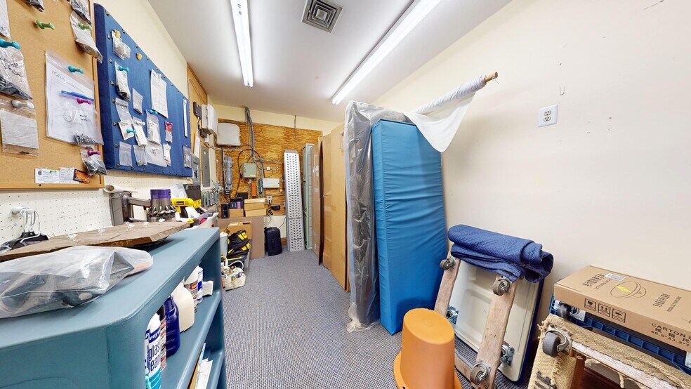 More Photos Of 172 Tuckerton Rd, Medford Office For Sale
