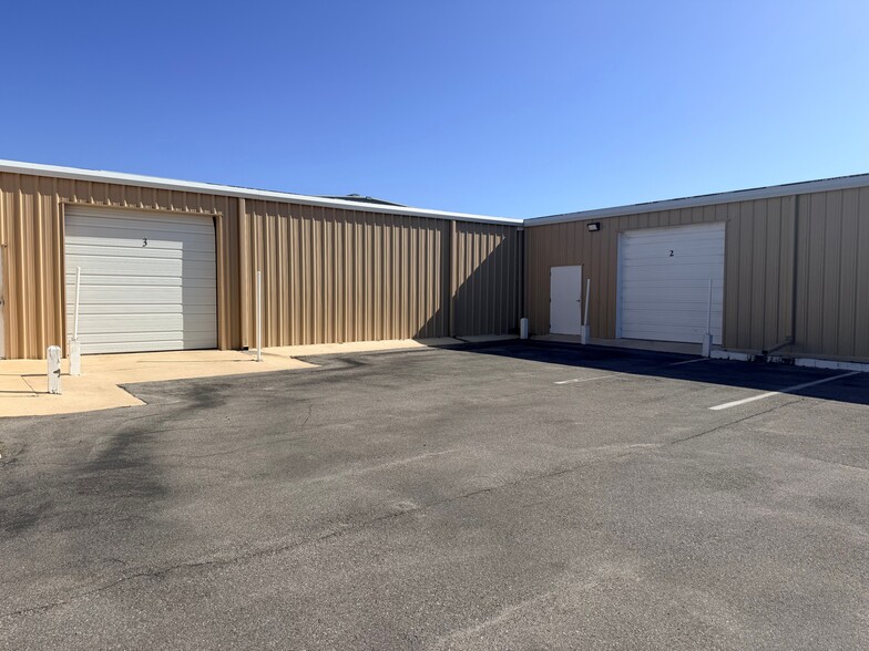 More Photos Of 102 James St, Venice Self Storage For Sale