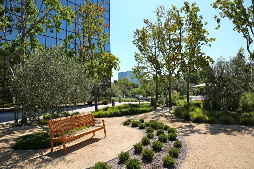 More Photos Of 4400 MacArthur Blvd, Newport Beach Office For Lease