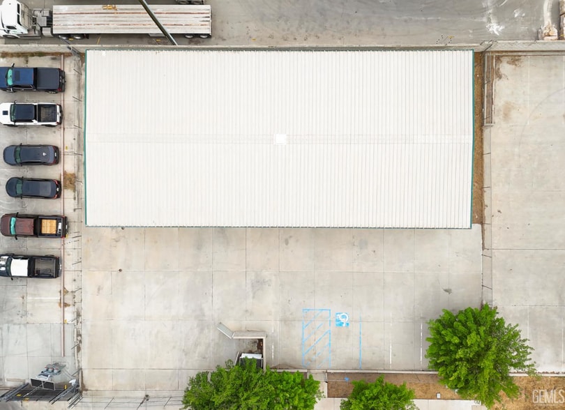 More Photos Of 150 Hayden Ct, Bakersfield Distribution For Sale