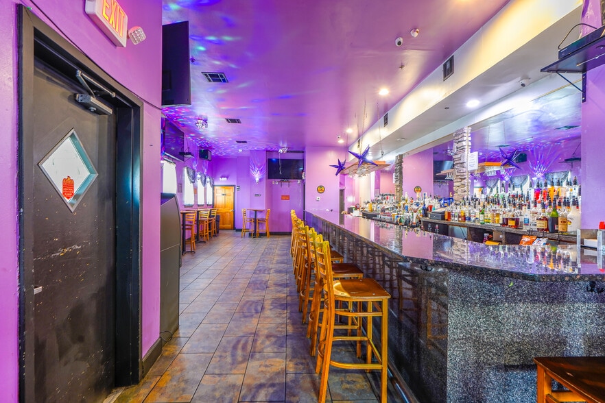 More Photos Of 615 Orange St, Newark Freestanding For Sale