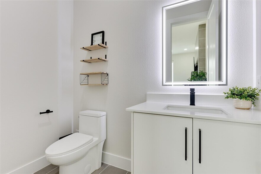 More Photos Of 1508-1512 Seegar St, Dallas Multifamily For Sale