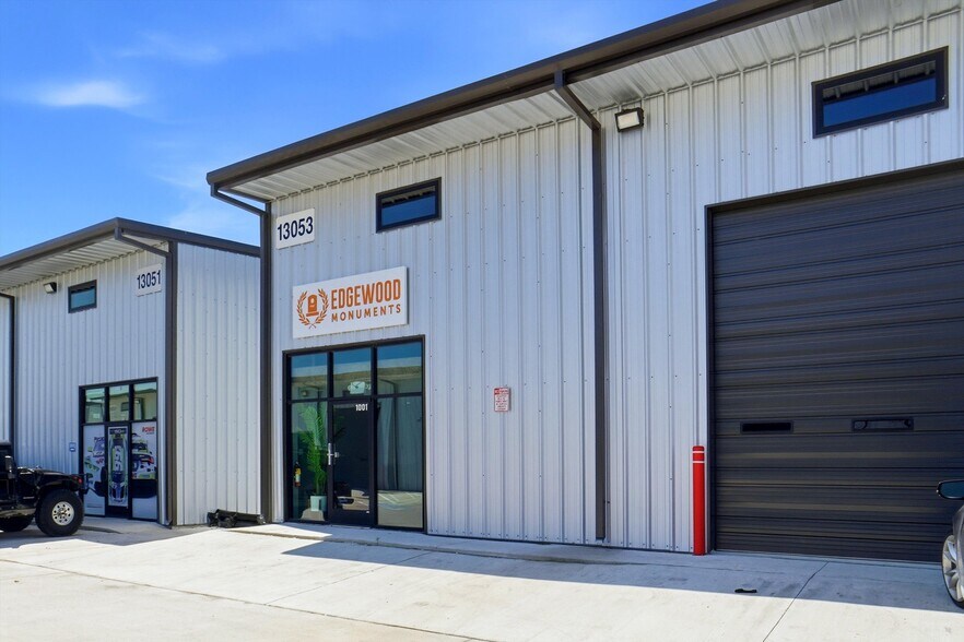More Photos Of 13053 Harmon Rd, Fort Worth Warehouse For Sale