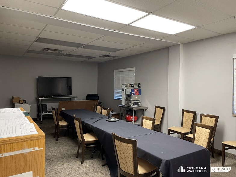 More Photos Of 1893 E 55th St, Cleveland Manufacturing For Lease