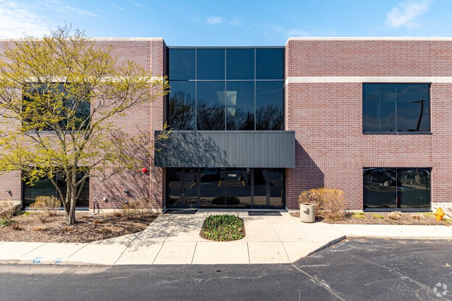 More Photos Of 1730 Park St, Naperville Office For Sale