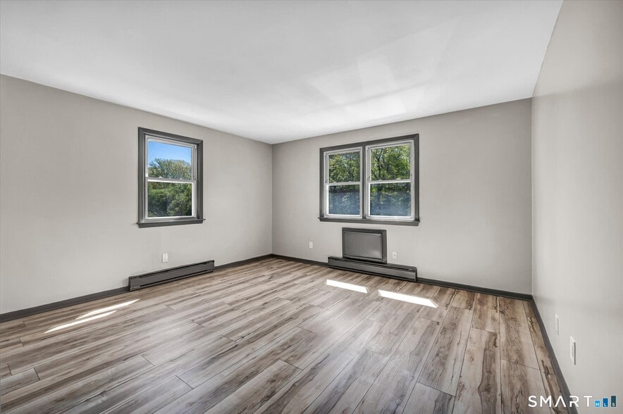 More Photos Of 40 Briarwood Ln, Branford Apartments For Sale