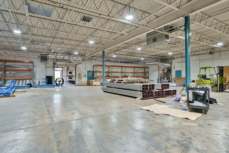 More Photos Of 6320 Material Ave, Loves Park Warehouse For Sale