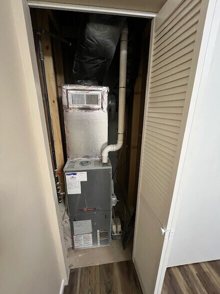 More Photos Of 2457 Tremainsville Rd, Toledo Storefront Retail Office For Lease