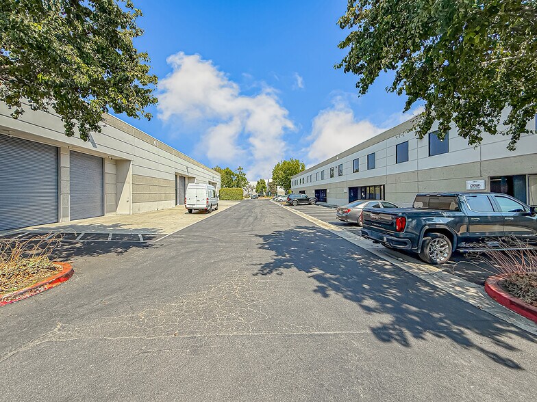 More Photos Of 2362 E Sturgis Rd, Oxnard Warehouse For Sale