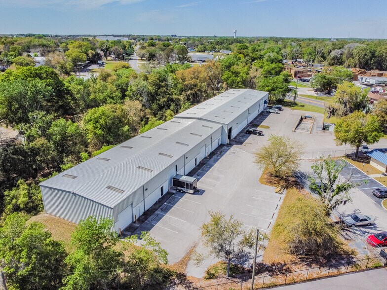 More Photos Of 2401 Airport Rd, Plant City Manufacturing For Sale