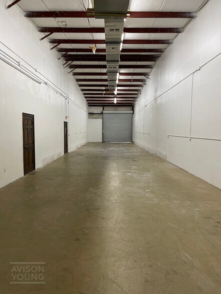 More Photos Of 3712-3728 Vineland Rd, Orlando Warehouse For Lease