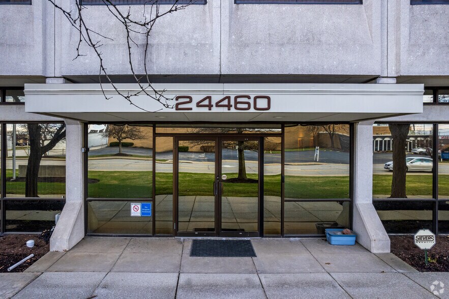 More Photos Of 24460 Aurora Rd, Bedford Heights Medical For Sale