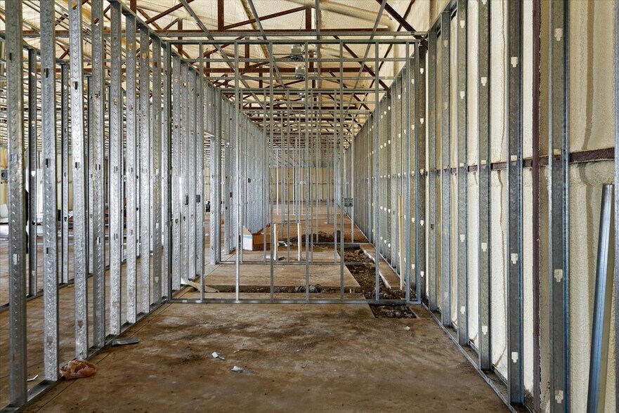 More Photos Of 20040 Grasslands Ln, Ordway Warehouse For Sale