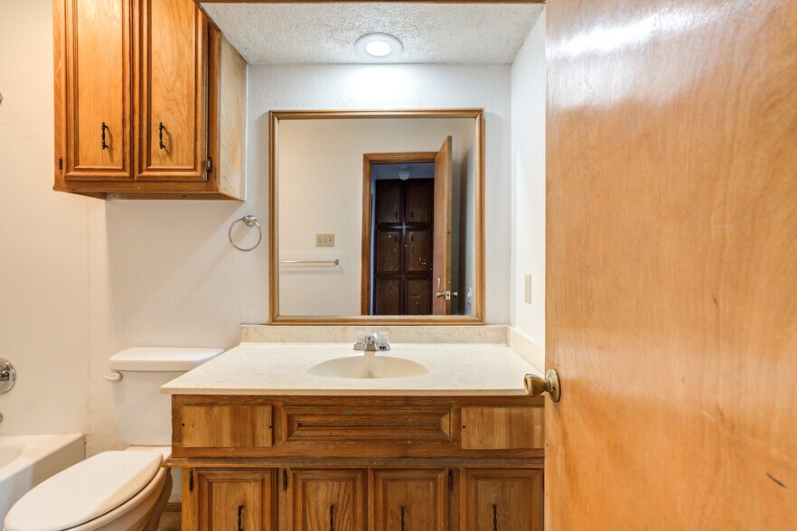 More Photos Of 7405 Waco Ave, Lubbock Apartments For Sale