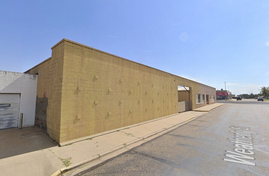 More Photos Of 300 Weatherly St, Borger General Retail For Sale