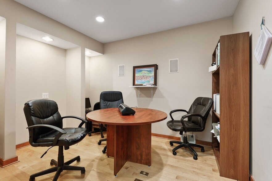 More Photos Of 800 N 42nd Ave, Minneapolis Medical For Lease